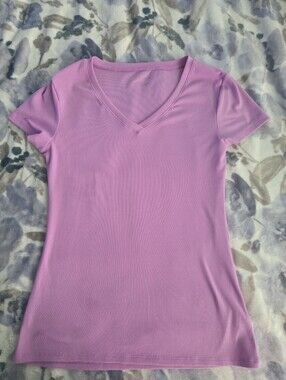 Women’s V-Neck Short Sleeve Top